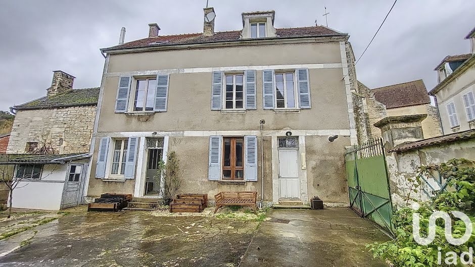 Vente maison 10 pièces 160 m² à Saint-Martin-sur-Armançon (89700), 198 000 €