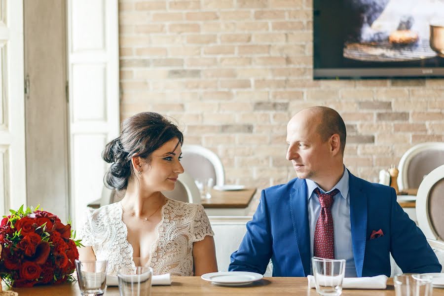 Fotografo di matrimoni Elvi Velpler (elvivelpler). Foto del 20 ottobre 2017