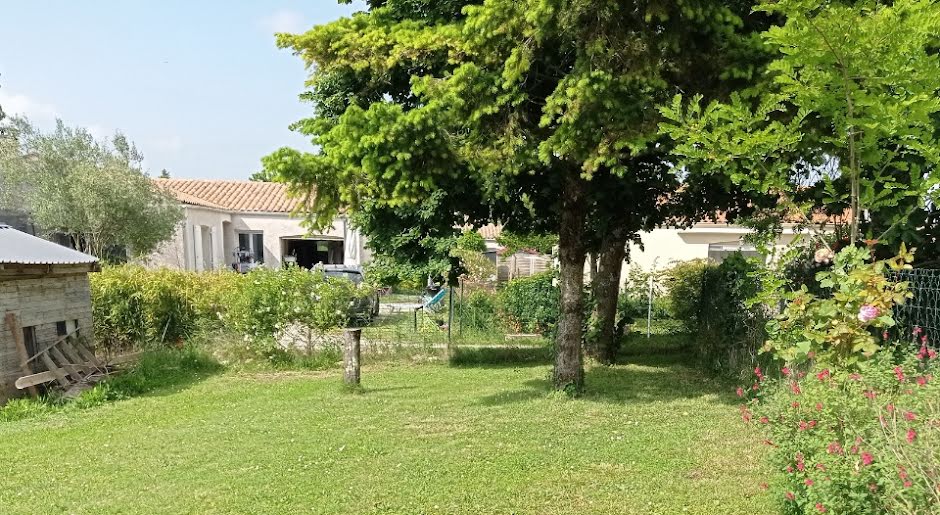 Vente terrain  460 m² à Semussac (17120), 105 990 €