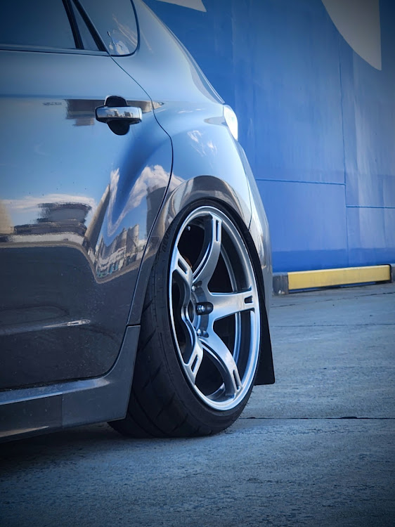 インプレッサ WRX STIの夏仕様・タイヤ交換・車高調整・特に代わり映えなく・シャコタンラリーカー？に関するカスタム事例の投稿画像3枚目