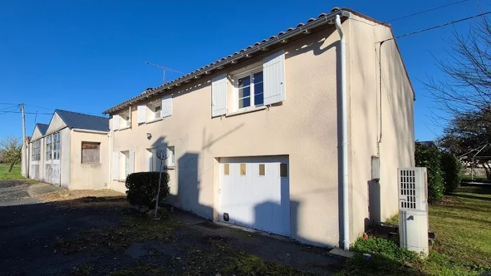 Maison à vendre, Saint-Savinien (17)