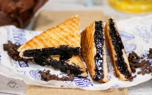Chocolate Grilled Sandwich