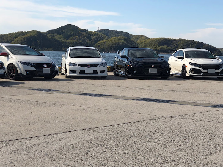 シビックタイプRの日曜日プチオフ会・米子港・だいすけさん、dcさんありがとう(*⃙⃘ˊ꒳​ˋ*⃙⃘)*ᵗᑋᵃᐢᵏ ᵞᵒᵘ ¨̮・mikiさん(*>∀<)ﾉ))またねー・FK2感動に関するカスタム事例の投稿画像11枚目