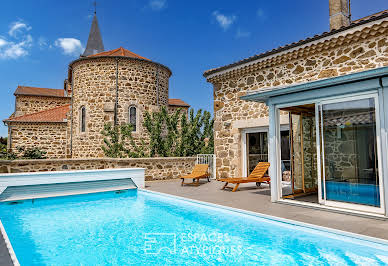 Maison avec piscine et terrasse 18