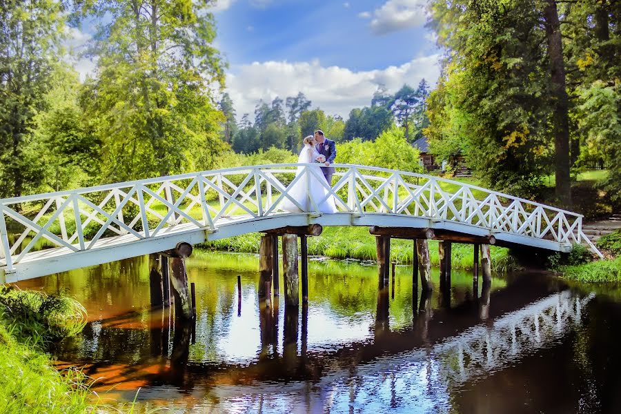 Fotógrafo de casamento Oksana Kim (oksana1kim). Foto de 18 de setembro 2015