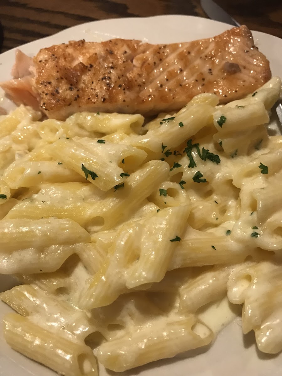 Fettuccine Alfredo penne with a side of salmon. Yum!