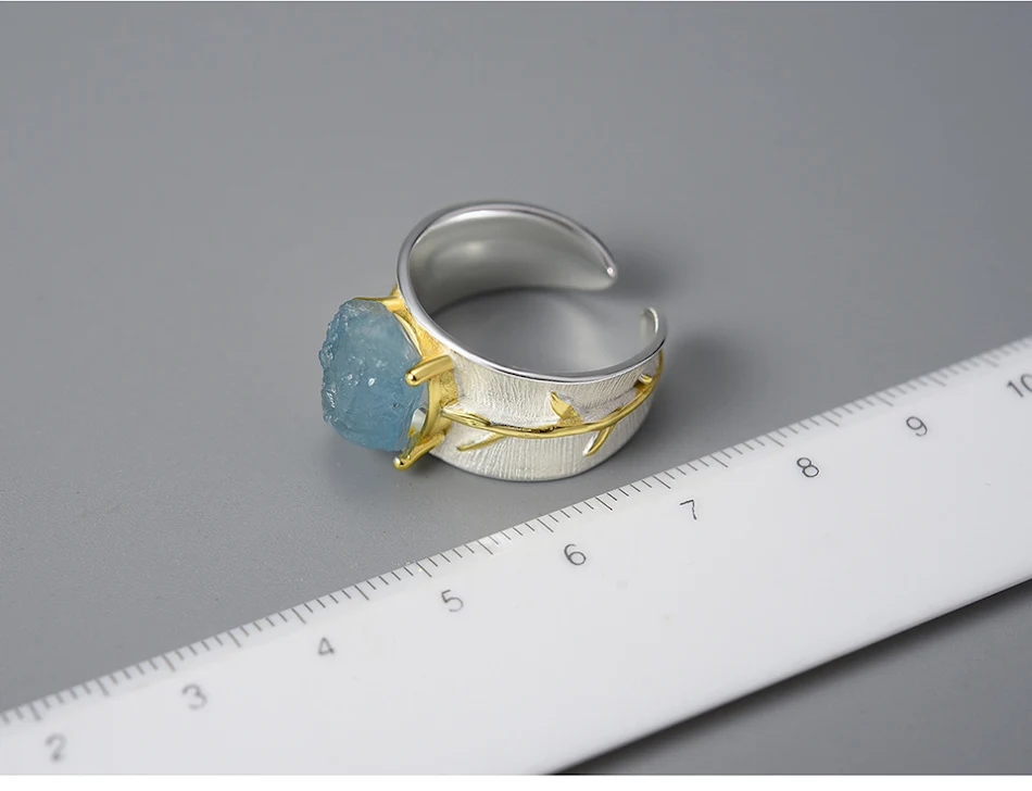 Anillo largo de hoja de aguamarina S925 para mujer, una joya elegante y sofisticada, ideal para realzar tu belleza natural con su diseño único.