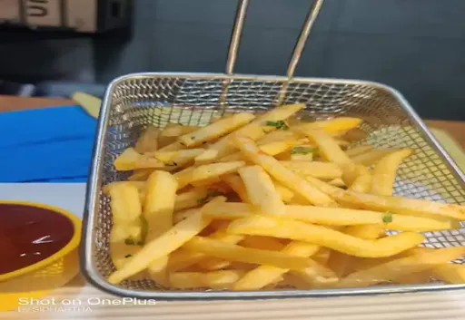 French Fries With Garlic Dip