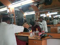 Paras Mens Salon photo 3