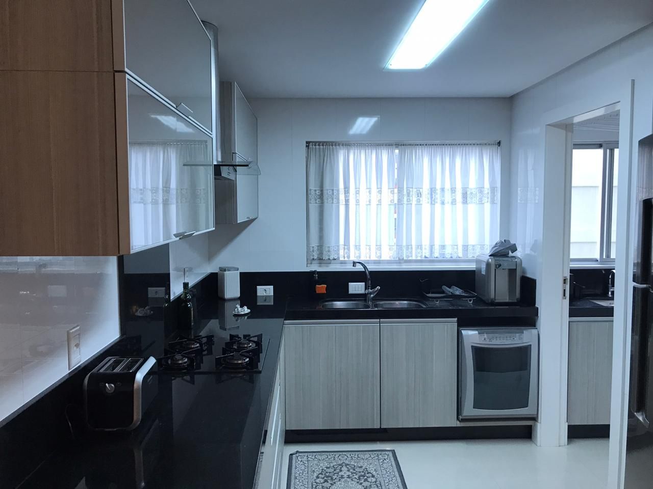 Apartamentos à venda Meia Praia