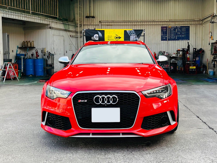 RS6 アバントのミサノレッドパールエフェクト・APR stage1・REMUS・AWE Tuning・EVENTURIに関するカスタム事例の投稿画像1枚目
