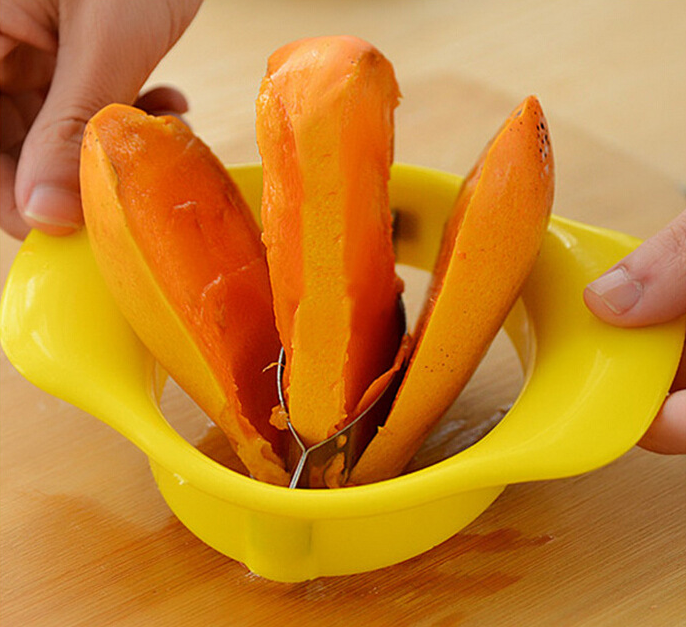 Perfect mango cutter and splitter. Separate the fruit quickly and simply with this handy tool. Enjoy fresh, perfectly sl