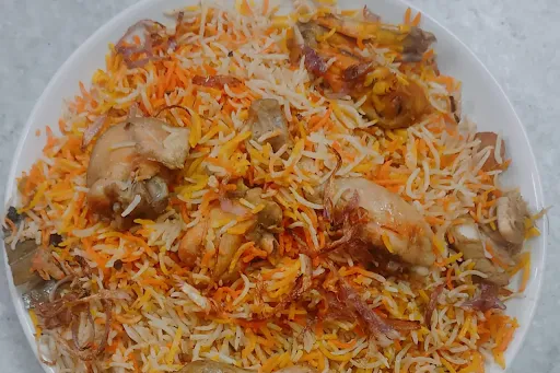 Muradabadi Chicken Biryani With Raita And Chutney