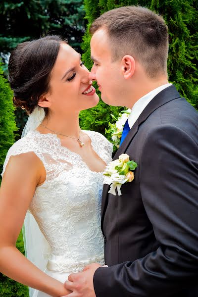 Fotógrafo de casamento Marina Agapova (agapiss). Foto de 28 de dezembro 2016