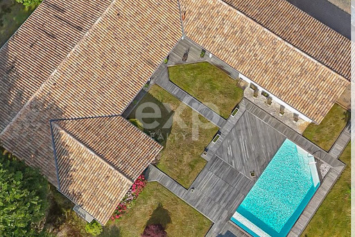House with pool 5