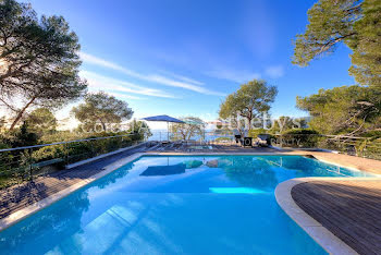 villa à Saint-Jean-Cap-Ferrat (06)