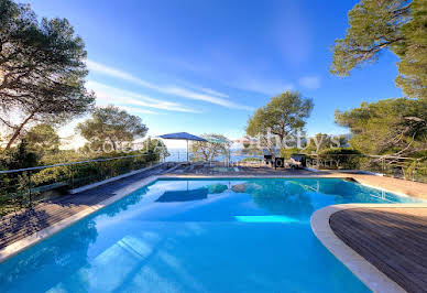 Villa avec piscine en bord de mer 5