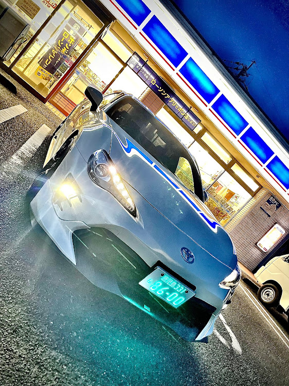 86のZN6・86 zn6・暑い、、暑いぞおおお！！・熱中症に気をつけて!!・ローソンでパチリに関するカスタム事例の投稿画像1枚目