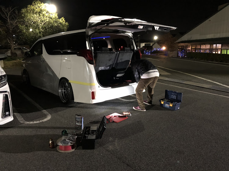 アルファードのDIY・furafactory・fclカラーチェンジ・GARAX・LEDリフレクターに関するカスタム事例の投稿画像5枚目