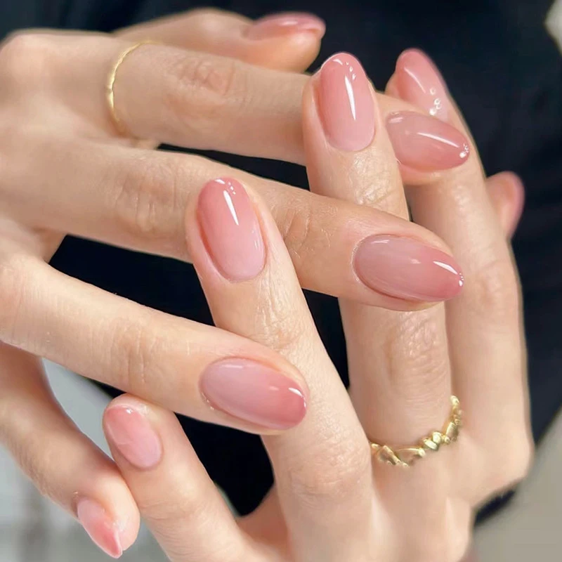 Gradient Girl Pure Desire Oval Sahte Tırnaklar, anında güzellik. Kolay uygulama, mükemmel görünüm için degrade tasarım.