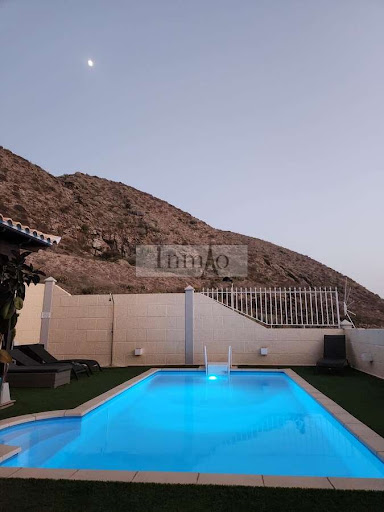 House with terrace 2