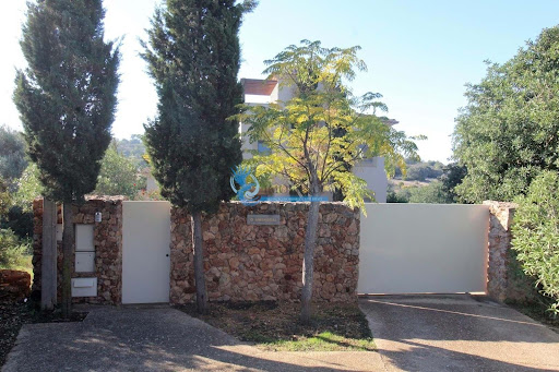 Maison contemporaine avec piscine et jardin 2