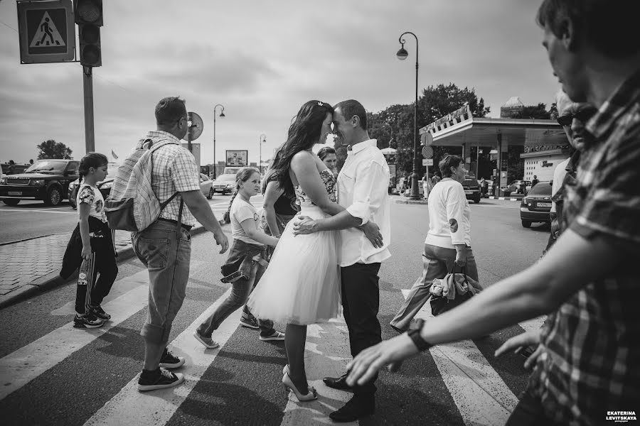 Wedding photographer Ekaterina Levickaya (katyalev). Photo of 26 July 2016