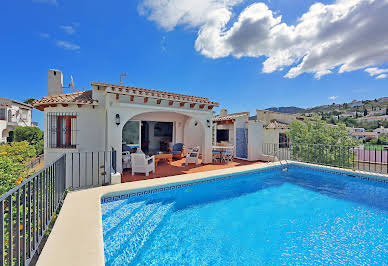 Villa avec piscine en bord de mer 14