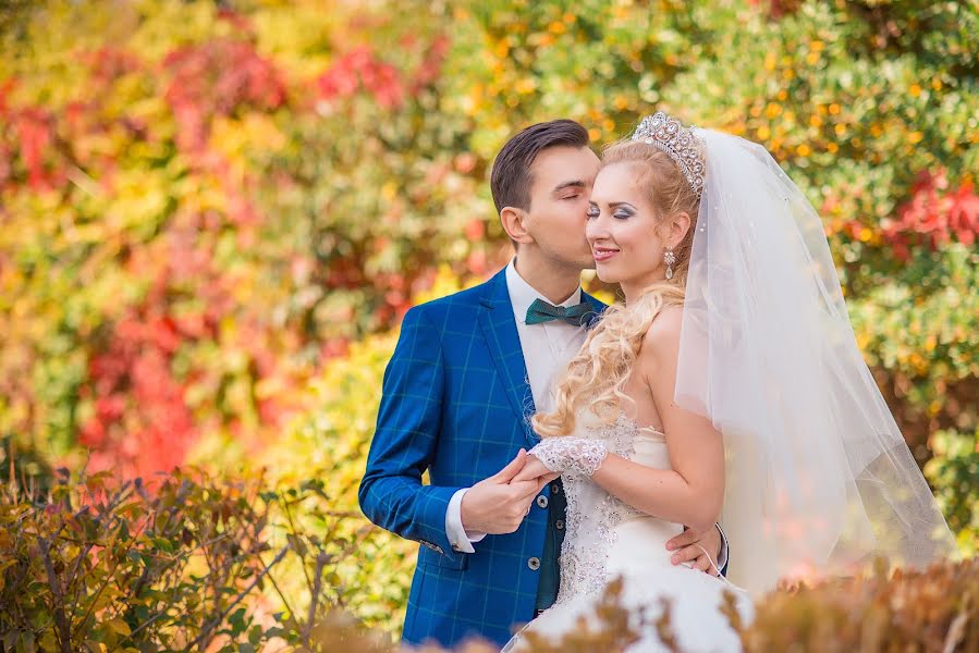 Fotógrafo de casamento Yuliya Vasileva (crimeanphoto). Foto de 11 de dezembro 2017