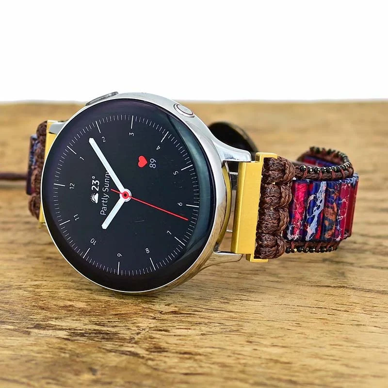 Pulseira de relógio Samsung retrô com pedras mistas vermelhas e azuis. Adicione um toque vintage ao seu visual e personalize seu smartwatch.