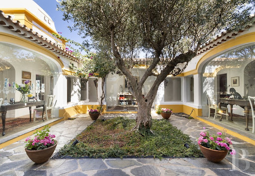 Maison avec piscine et jardin 1