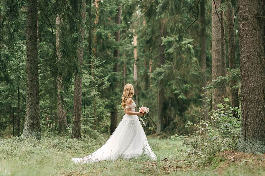 Fotógrafo de bodas Vlada Karpovich (isolation). Foto del 12 de septiembre 2016