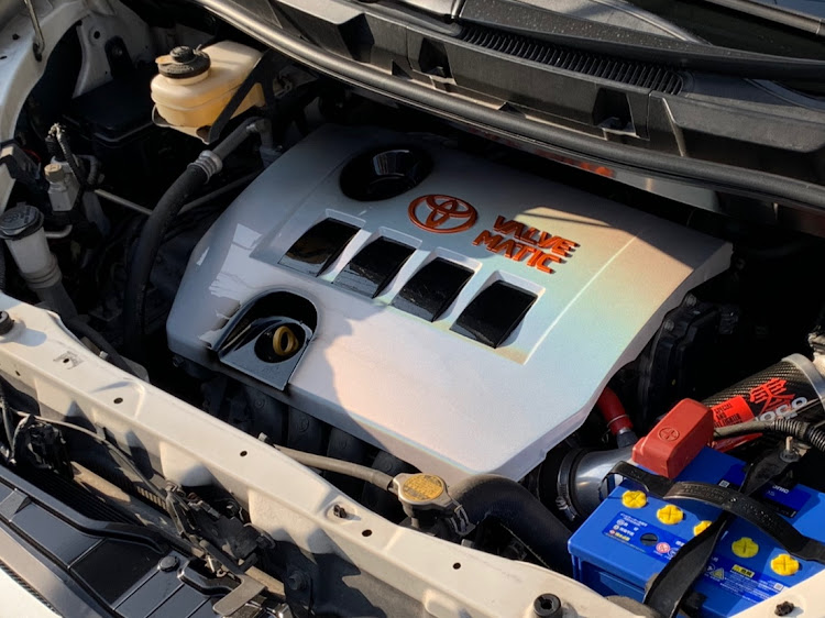 ヴォクシーの70straight line・4"86spec・White×Orange・ダミーインタークーラーに関するカスタム事例の投稿画像2枚目
