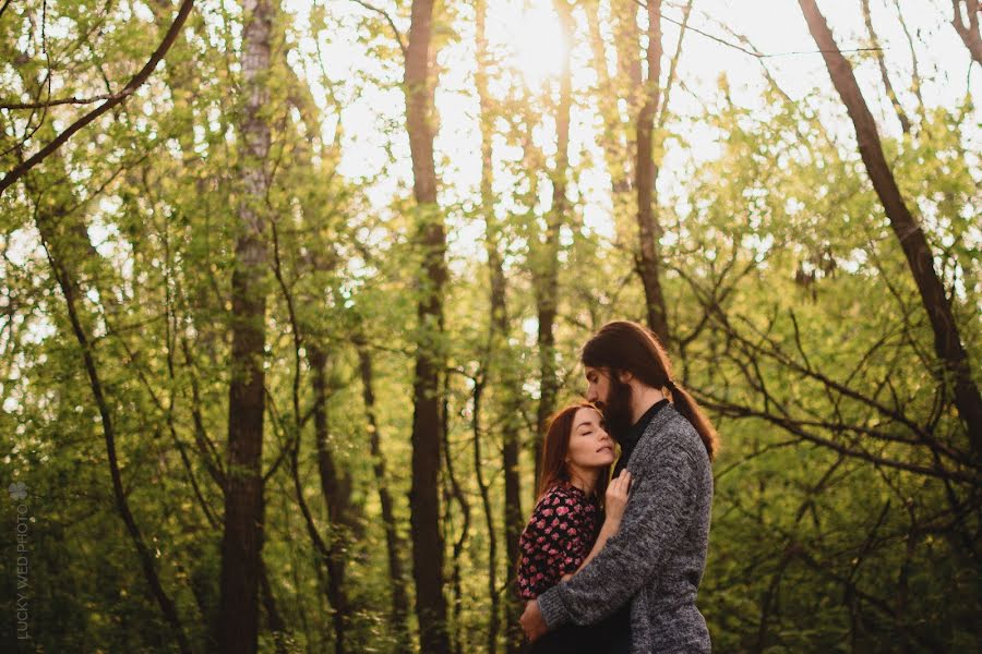 Fotógrafo de casamento Sergey Savrasov (ssavrasov). Foto de 10 de maio 2015