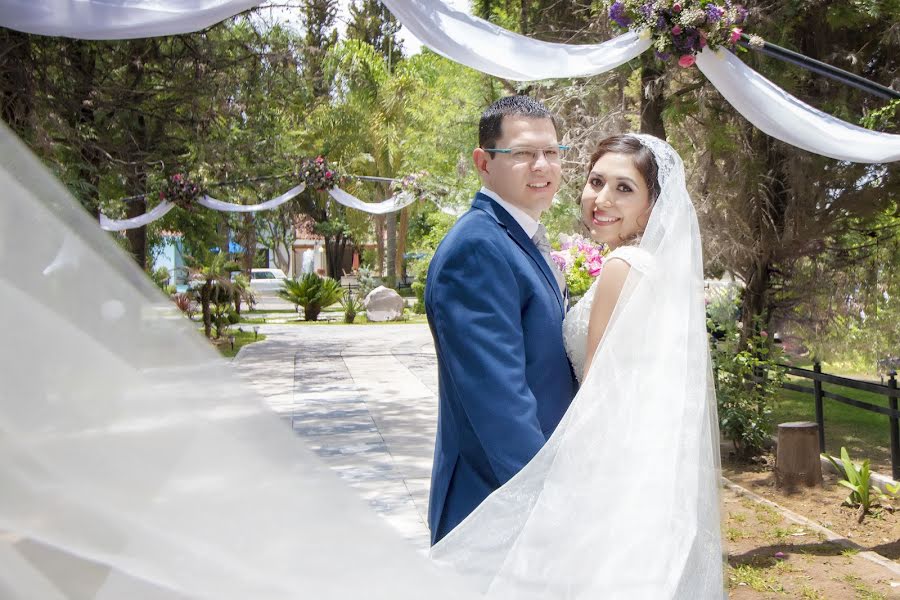 Wedding photographer Tania Ronquillo (taniaron). Photo of 19 September 2018