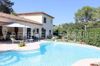 villa à Mougins (06)