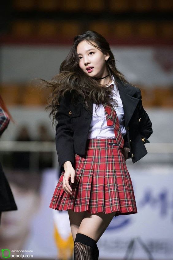 tour de cou nayeon 56