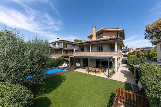 House 1