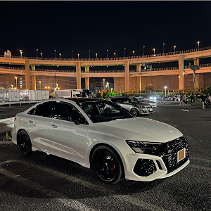 RS3 セダン