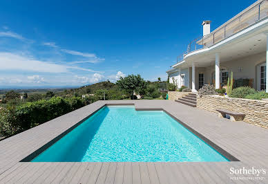 Maison avec piscine et jardin 20