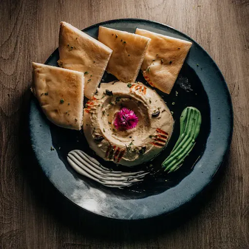 Hummus And Pita Platter