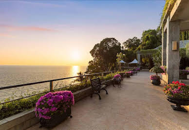 Villa avec piscine en bord de mer 5