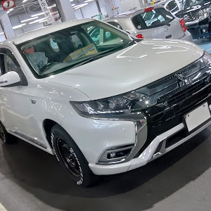 アウトランダーPHEV GG3W