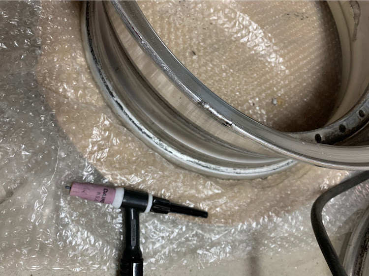 アルトラパンのDIY・ホイール交換・TIG溶接・ガリキズ補修に関するカスタム事例の投稿画像3枚目