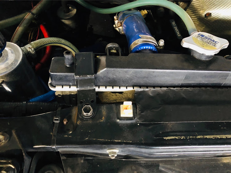 スプリンタートレノのラジエーターステー適当に作ったに関するカスタム事例の投稿画像1枚目