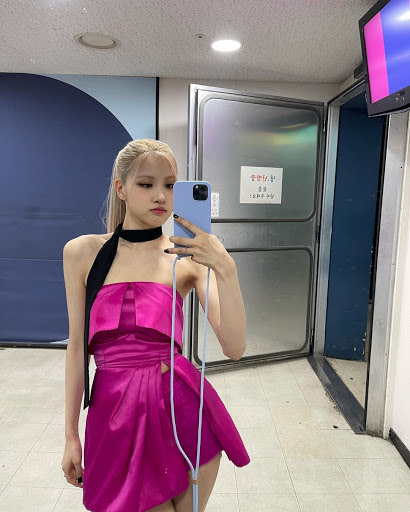 Here’s How Much It Costs To Look Like BLACKPINK’s Rosé In Her “On The Ground” Stage Outfits