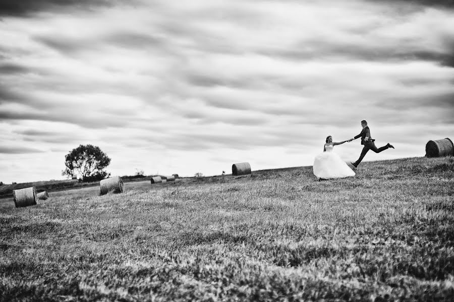 Fotografo di matrimoni Wojtek Hnat (wojtekhnat). Foto del 19 aprile 2020