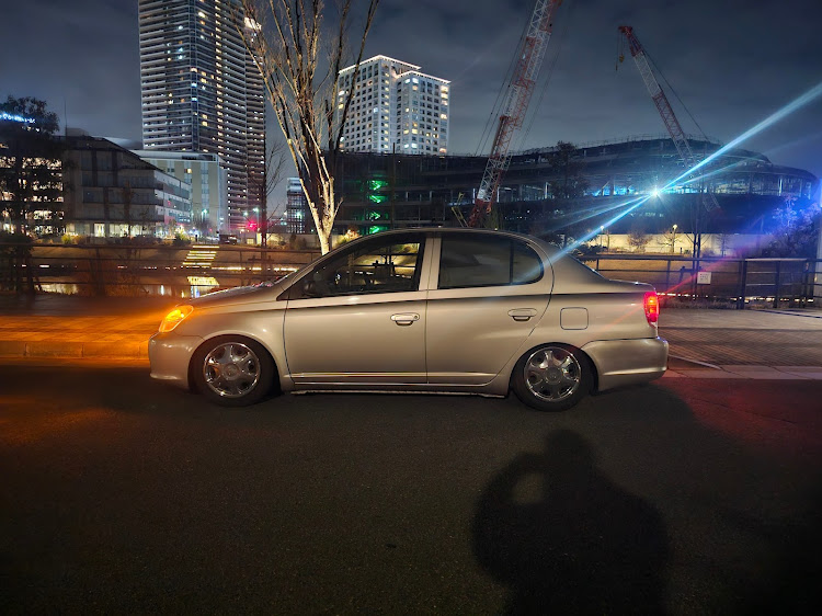 プラッツのプラッツ・サイドマーカー治療法・車高調整・USDM・ほんとにUSDM?に関するカスタム事例の投稿画像1枚目