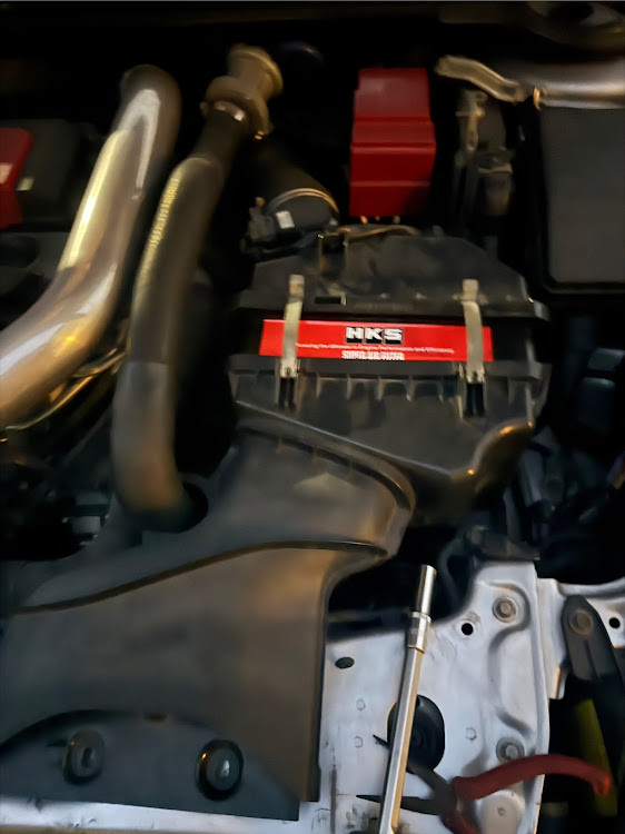 ランサーエボリューションのマフラー HKS・HKSフィルター交換・ランエボ10に関するカスタム事例の投稿画像3枚目