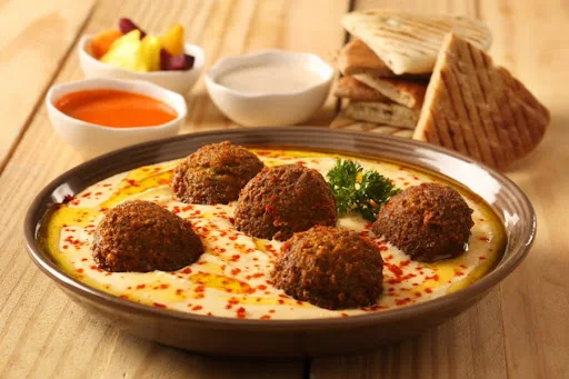 Hummus With Falafel Platter